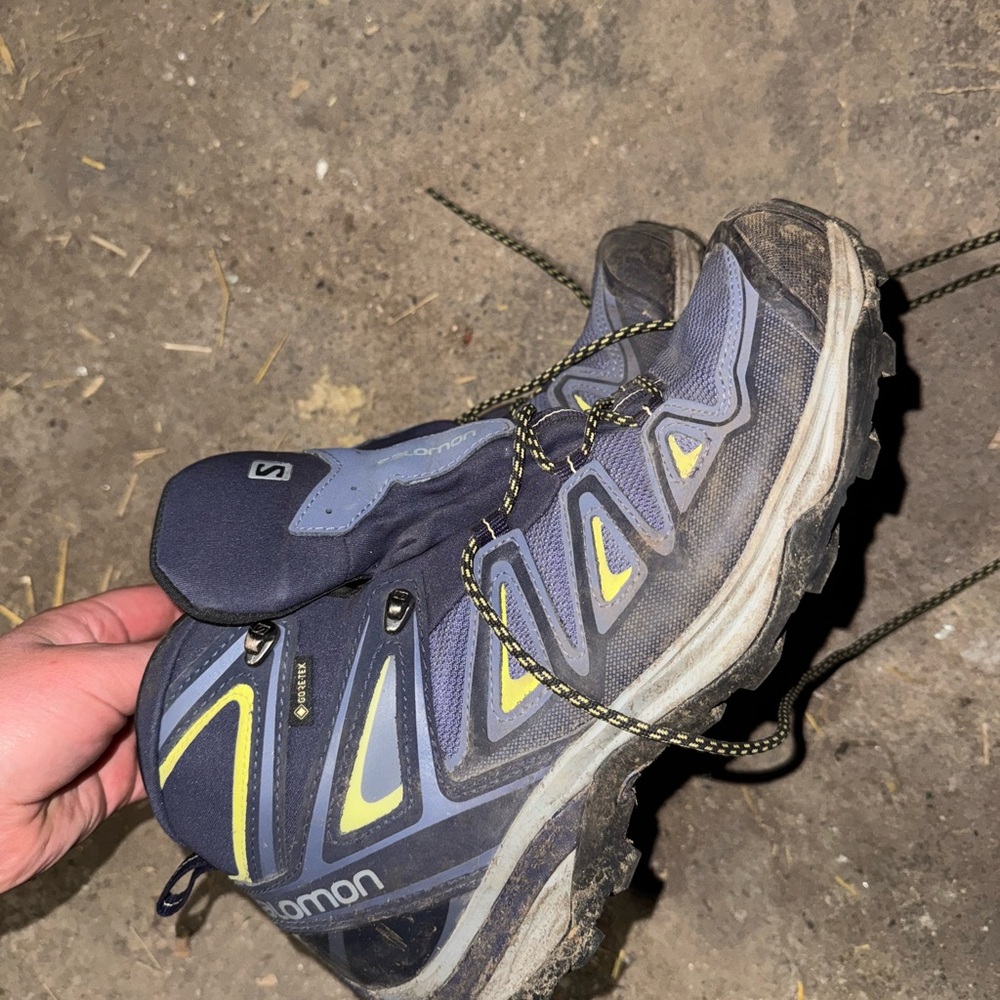 SALOMON X ULTRA MID GORE-TEX HIKING BOOTS - WOMEN'S